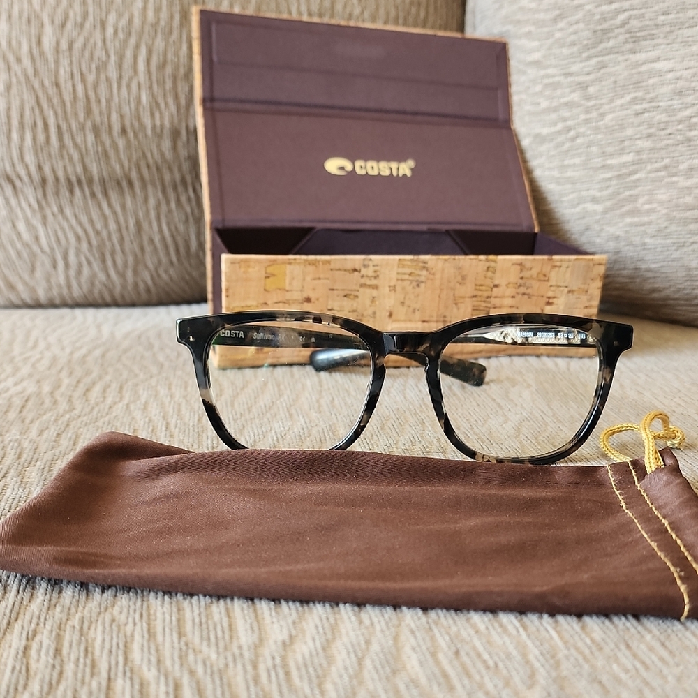 Costa Tortoise Shell Glasses With Magnetic Close Cork Case And  Microfiber Bag.
